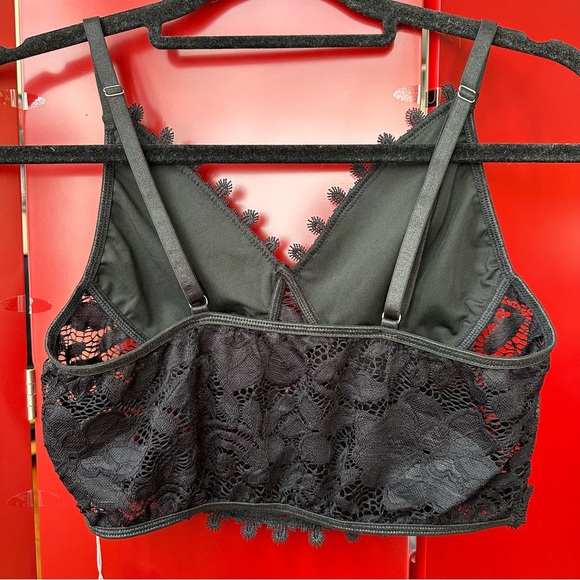 Cupshe lace bralette - Picture 2 of 4